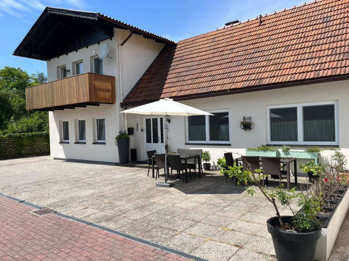 Danner Familien-Ferienwohnungen Schoerfling Am Attersee Екстериор снимка